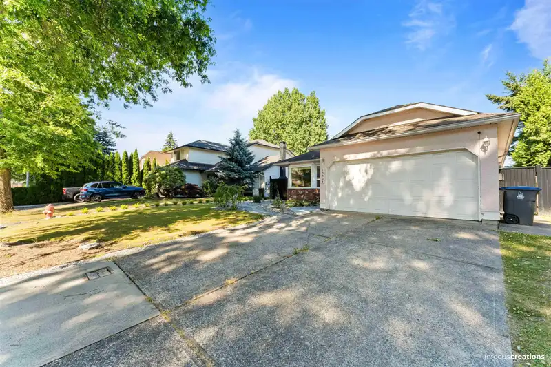 10306 167 STREET - photo 2 of 27