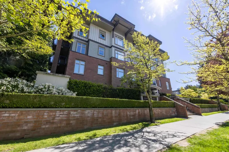 419 2250 WESBROOK MALL - photo 3 of 16