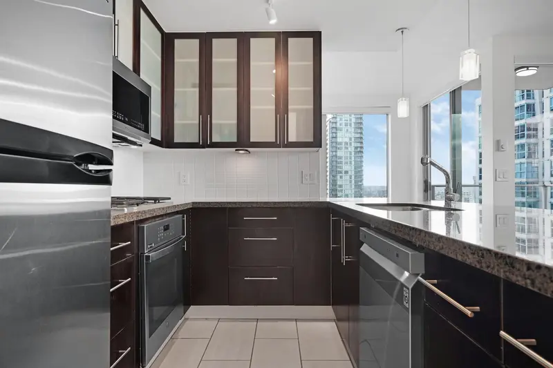 2404 1225 RICHARDS STREET - photo 2 of 25