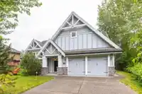8228 171A STREET - thumbnail 2