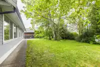 8228 171A STREET - thumbnail 32