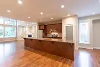 8228 171A STREET - thumbnail 9