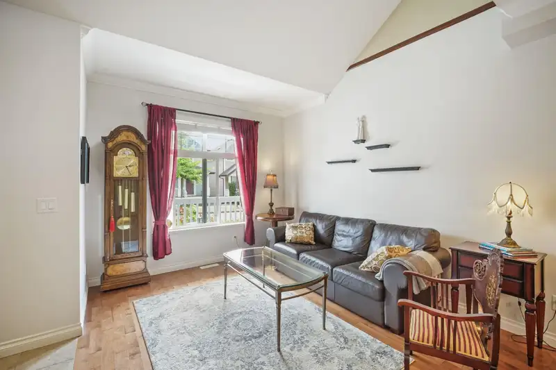18045 70A AVENUE - photo 3 of 34