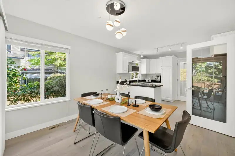 54 8111 160 STREET - photo 4 of 35