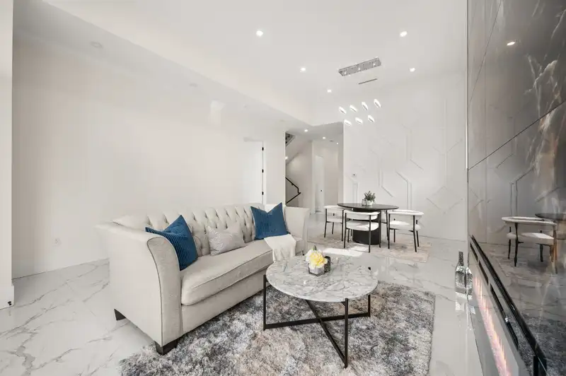 11488 138A STREET - photo 2 of 40