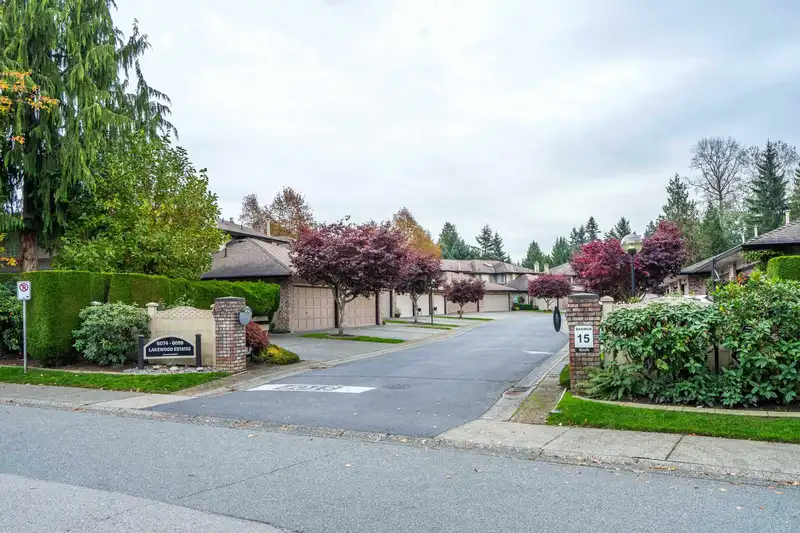 104 6090 W BOUNDARY DRIVE - photo 1 of 39