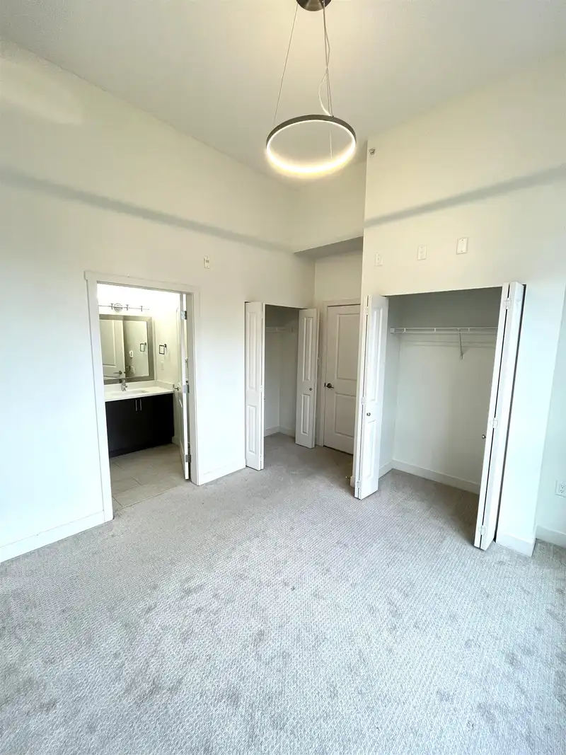 412 14358 60 AVENUE - photo 4 of 12