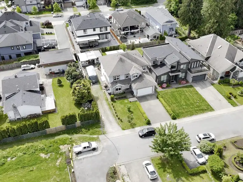 15970 106A AVENUE - photo 4 of 40