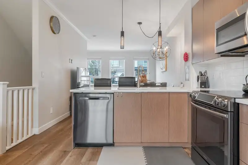 118 19505 68A AVENUE - photo 3 of 35