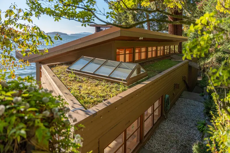 4893 SUNSHINE COAST HIGHWAY - photo 3 of 25