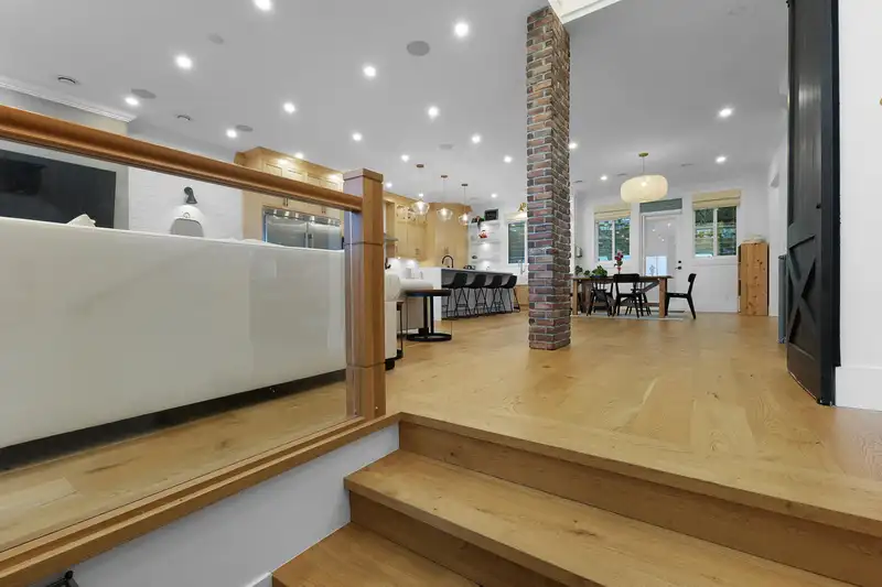 14910 62A AVENUE - photo 3 of 40