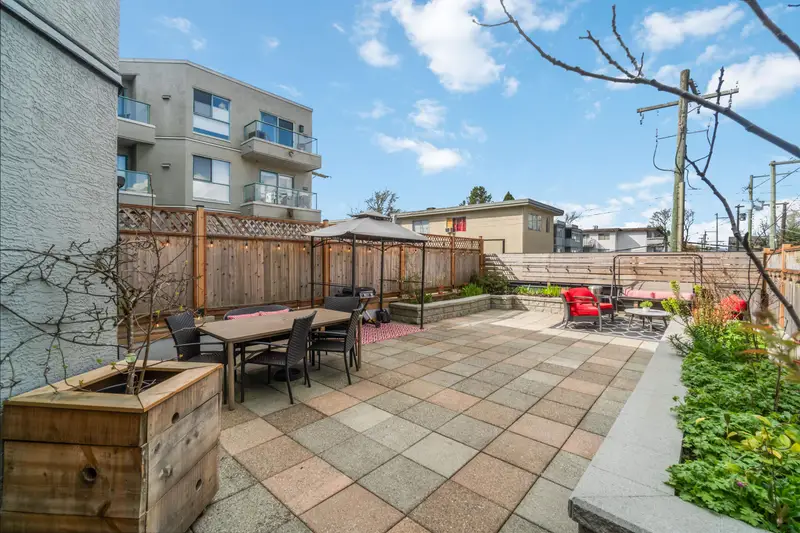 110 189 E 16TH AVENUE - photo 1 of 25