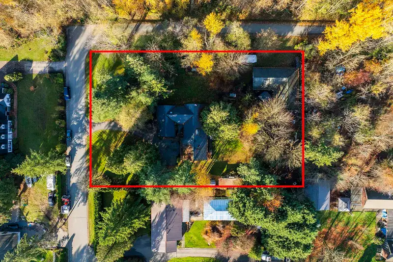 9332 177 STREET - photo 2 of 10