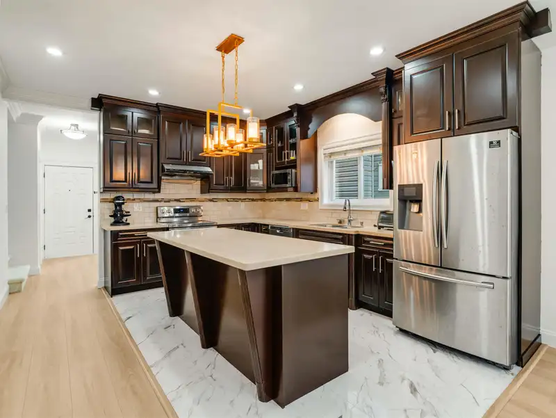12861 59 AVENUE - photo 4 of 28