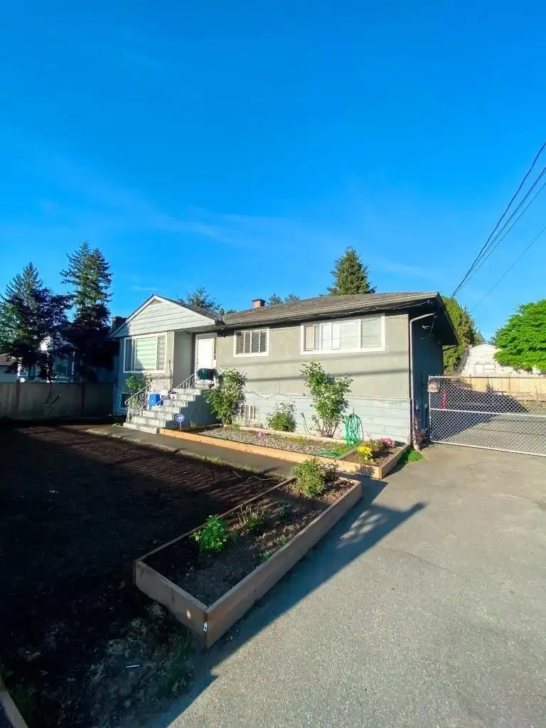 9864 128 STREET - photo 2 of 26