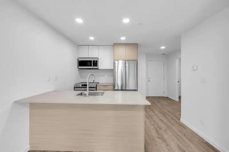 228 13968 LAUREL DRIVE - photo 3 of 24