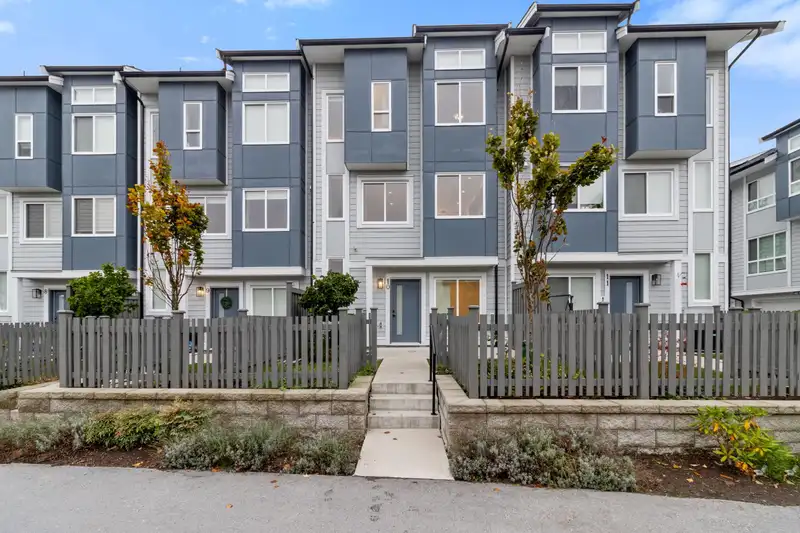 10 7050 188 STREET - photo 2 of 25