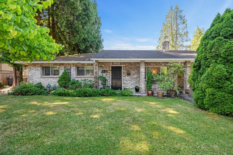 12332 24 AVENUE - photo 1 of 25