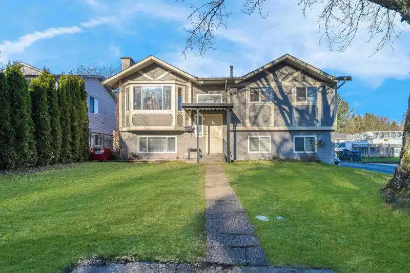 13971 89 AVENUE - photo 1 of 1