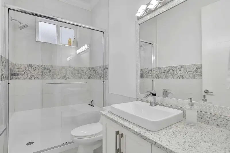 14966 72 AVENUE - photo 2 of 31