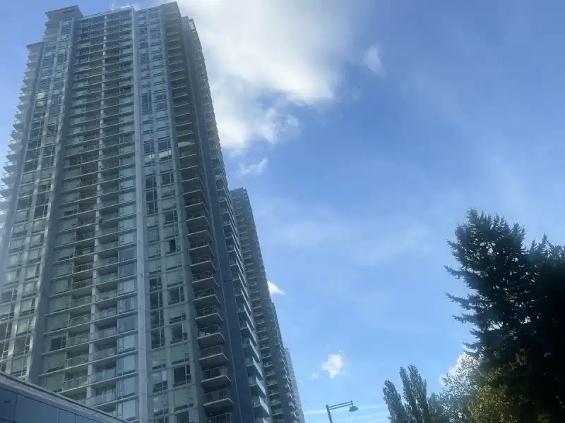 706 13778 100TH AVENUE - photo 1 of 15