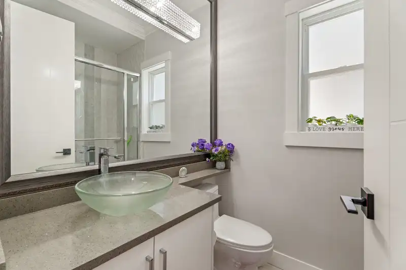 14171 59A AVENUE - photo 4 of 26