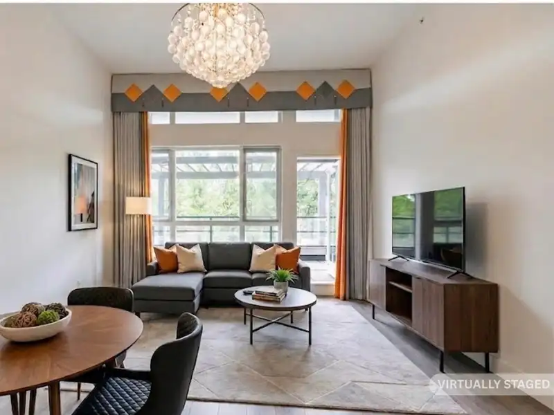 405 15628 104 AVENUE - photo 3 of 25