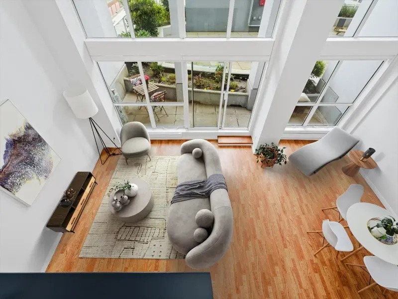 512 933 SEYMOUR STREET - photo 1 of 25