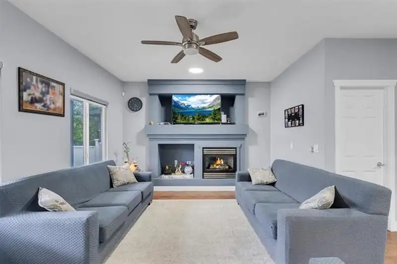 6287 167B STREET - photo 3 of 21