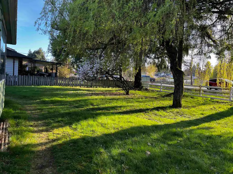 9894 156 STREET - photo 3 of 26
