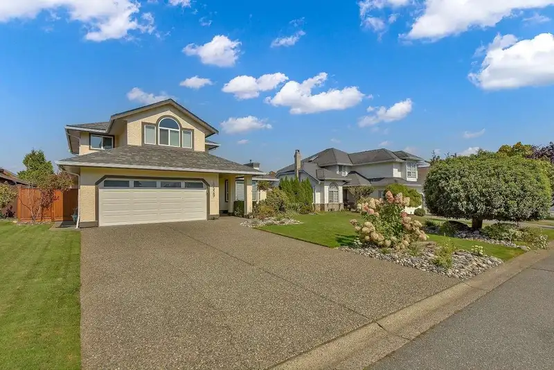 16529 85TH STREET - photo 1 of 40