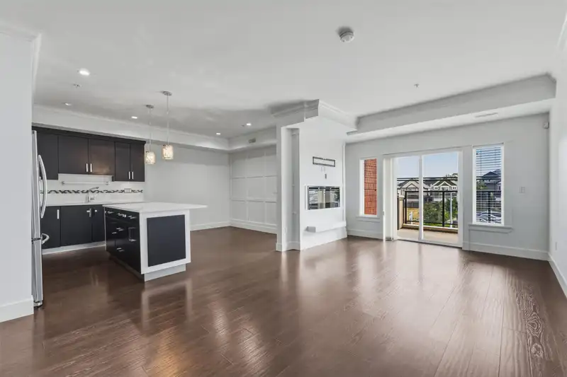 211 14885 60 AVENUE - photo 2 of 20