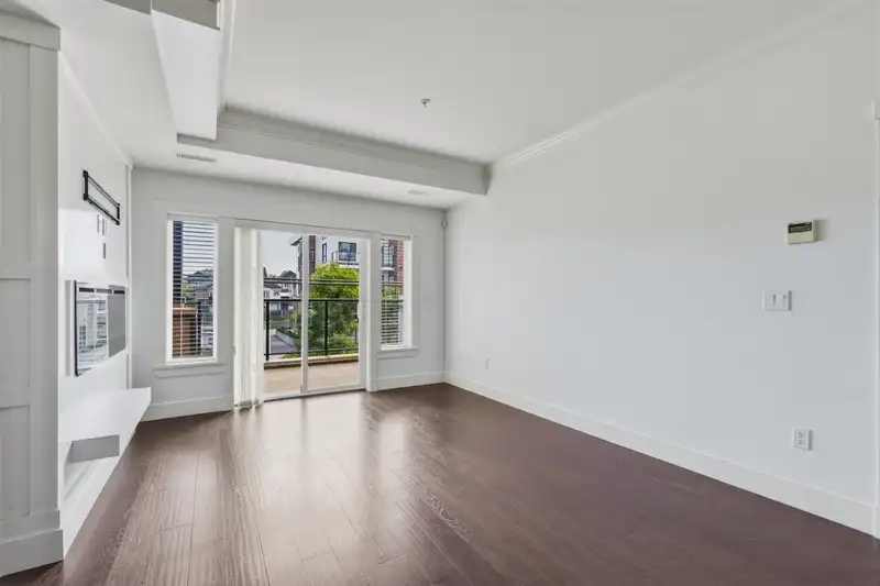 211 14885 60 AVENUE - photo 3 of 20