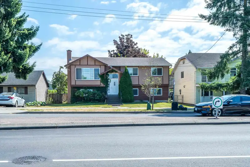 17804 60 AVENUE - photo 1 of 31