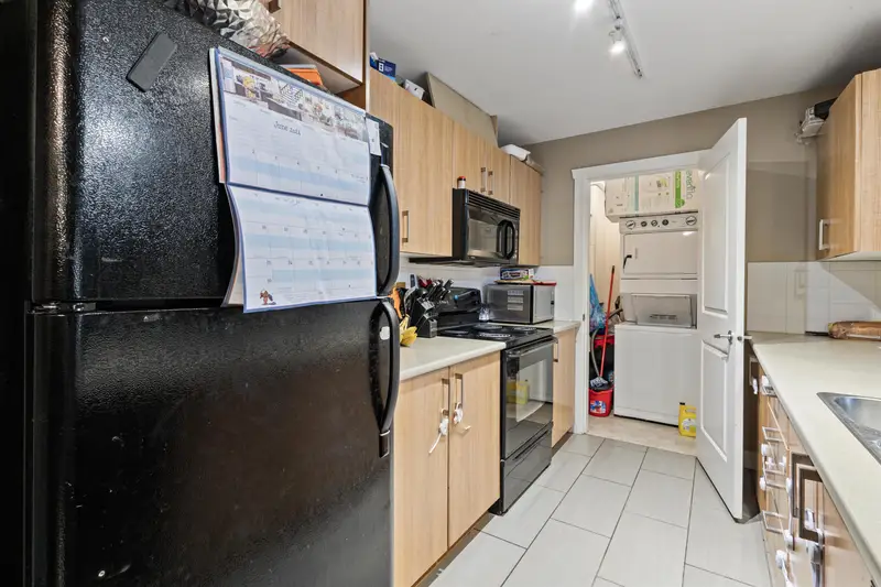 404 45561 YALE ROAD - photo 1 of 7