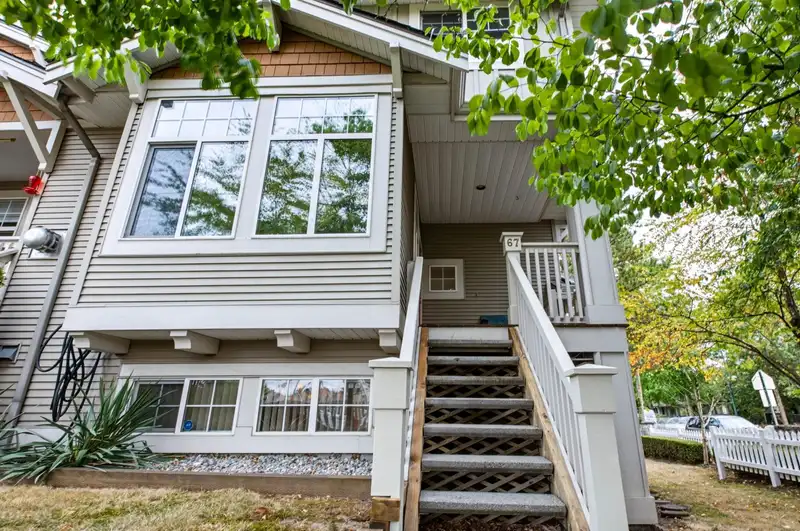67 14877 58 AVENUE - photo 3 of 38