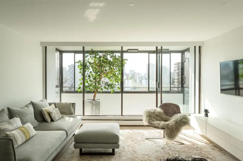 1806 1725 PENDRELL STREET - photo 1 of 11