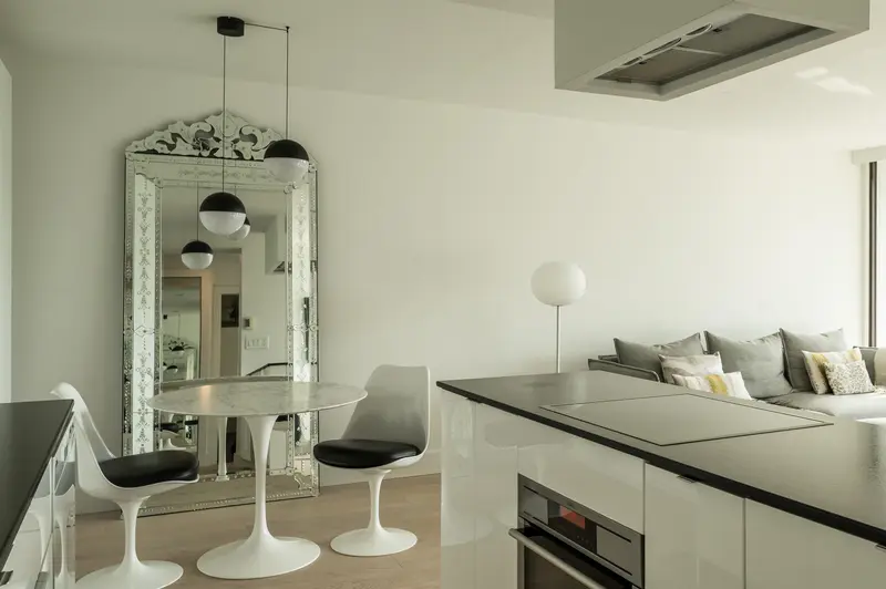 1806 1725 PENDRELL STREET - photo 4 of 11