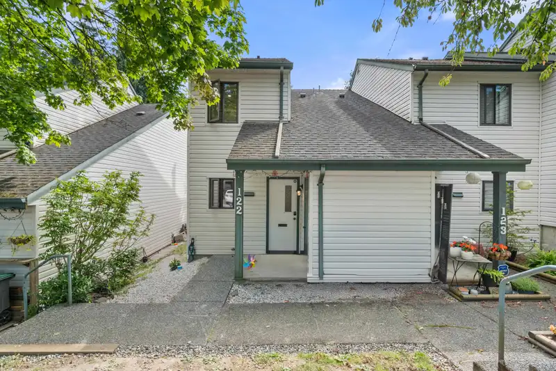 122 13714 67 AVENUE - photo 1 of 31