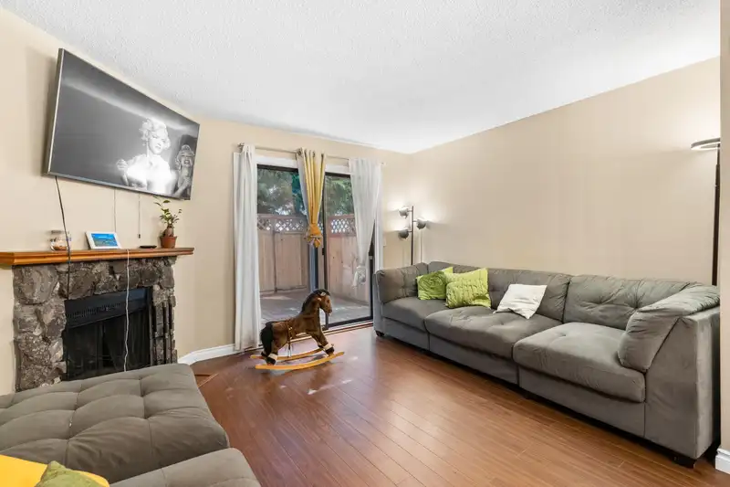 122 13714 67 AVENUE - photo 3 of 31