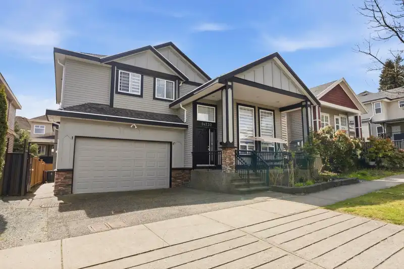 14732 71A AVENUE - photo 2 of 36