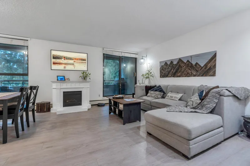 501 3771 BARTLETT COURT - photo 2 of 25