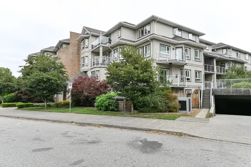 301 8142 120A STREET - photo 2 of 31