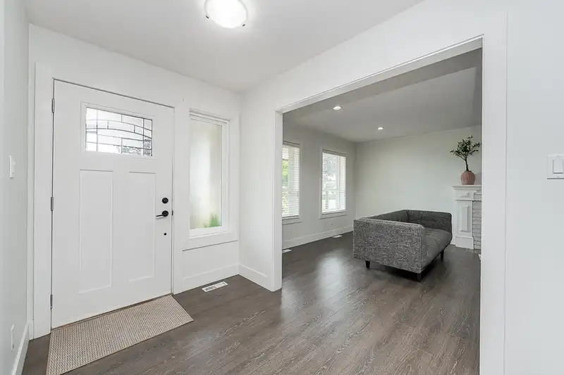 18875 57 AVENUE - photo 4 of 25