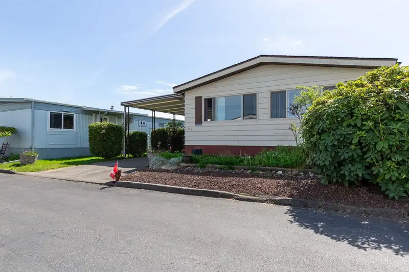60 8254 134 STREET - photo 3 of 34