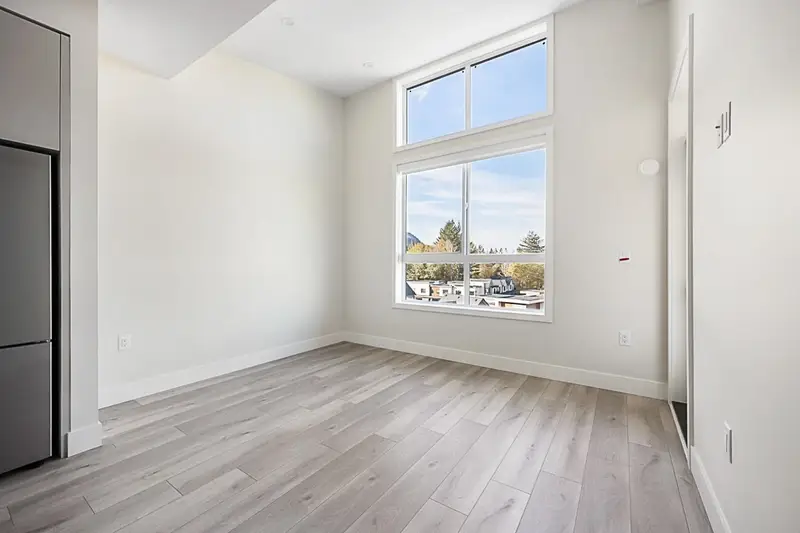 508 45497 CAMPUS DRIVE - photo 2 of 15