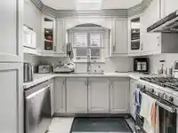 7078 126A STREET - thumbnail 4