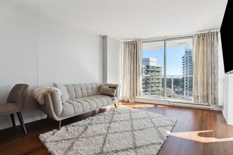 3409 13618 100 AVENUE - photo 1 of 39