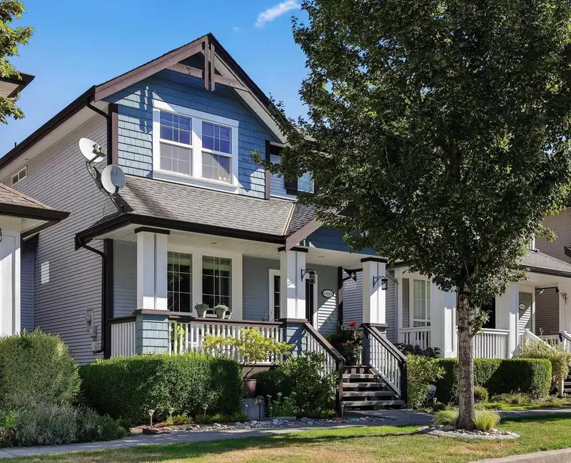 19081 69TH AVENUE - photo 1 of 34