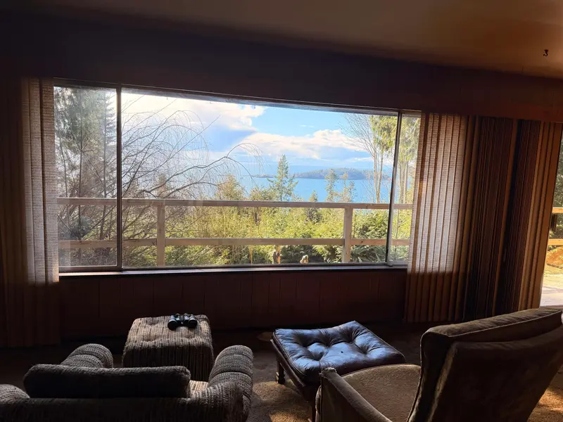 8131 REDROOFFS ROAD - photo 4 of 17